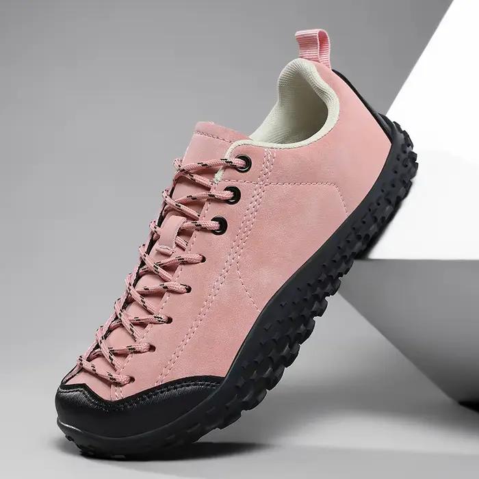 Chaussures de randonnée en plein air à enfiler pour hommes et femmes