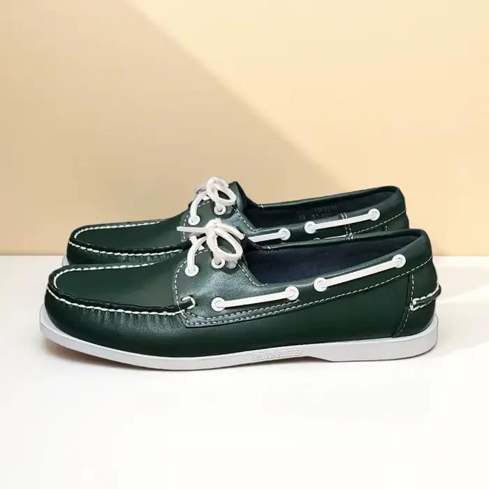 Chaussures bateau en cuir véritable