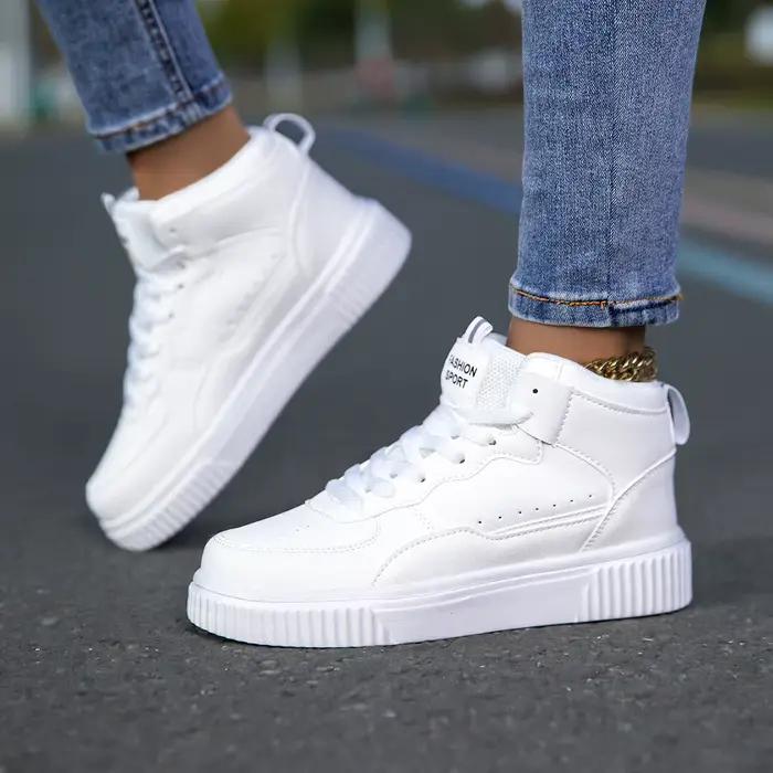 Chaussures en cuir décontractées homme style tendance respirantes polyvalentes baskets blanches sport pour hommes occasions spéciales