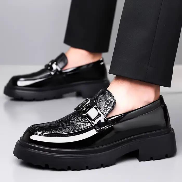 Chaussures Derby en Cuir Verni Homme Occasions Spéciales Élégantes Respirantes et Durables Pour Mariage et Travail