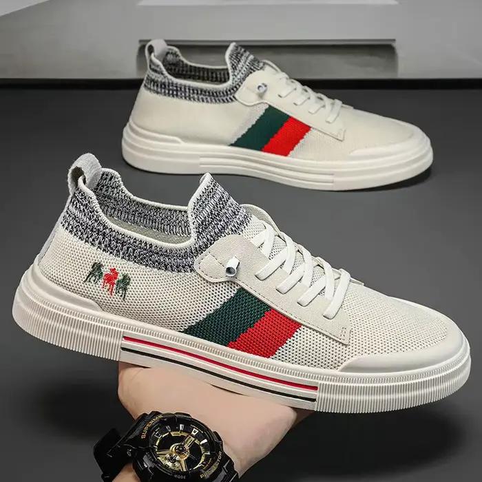 Chaussures décontractées pour hommes en maille respirante, à rayures brodées beige, vertes et rouges, légères et antidérapantes pour la marche