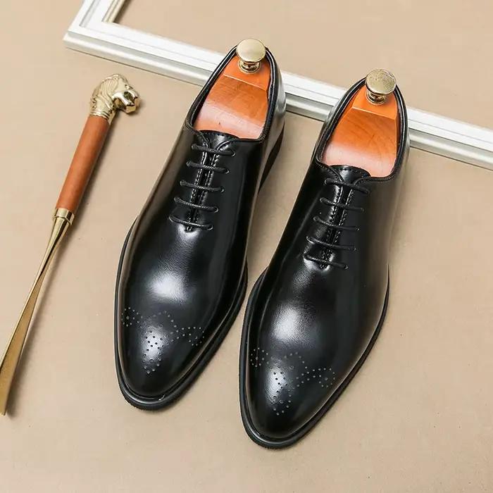 Chaussures à fond plat pointu pour hommes