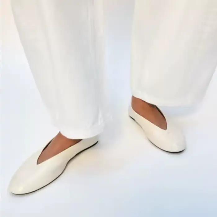 Nouvelles Chaussures Plates Confortables 2026 Légères à Bout Rond et Bouche Peu Profonde