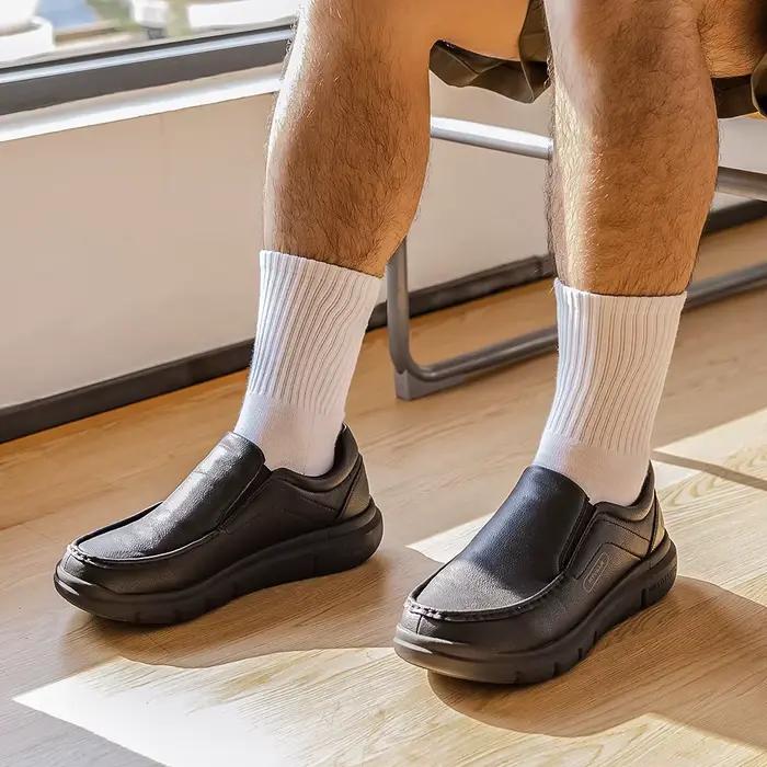 Chaussures décontractées Fitville à enfiler pour hommes cuir large largeur soulagement de la douleur occasions spéciales舒适与风格并存，Fitville男士休闲鞋，宽大鞋头设计，适合脚型较宽的人士，提供足弓支撑和缓解疼痛的舒适体验。无论是日常散步还是轻松外出，这些鞋子都是理想之选。