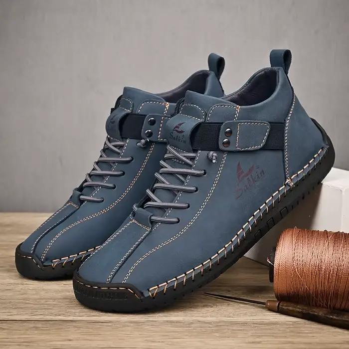 Nouveau 2025 fait à la main en cuir décontracté hommes chaussures Design baskets homme respirant en cuir chaussures hommes bottines en plein air