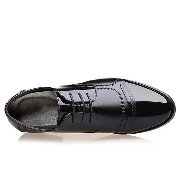 Chaussures Oxford en cuir respirantes pour hommes élégantes pour bureau et occasions spéciales comme mariage et cérémonies formelles