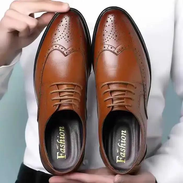 Chaussures de soirée respirantes pour hommes, chaussures de gentleman en cuir, chaussures de gentleman, chaussures de gentleman pointues, chaussures formelles bon marché, respirant, nouveau, été