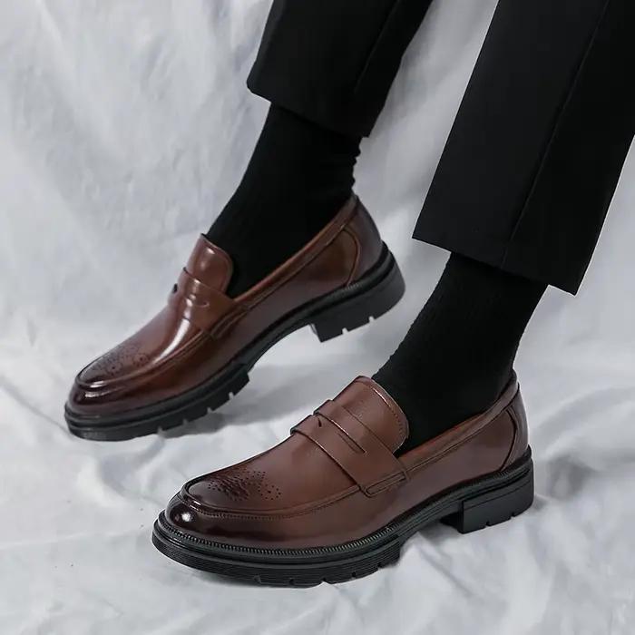 Chaussures habillées pour hommes rétro décontracté affaires chaussures en cuir hommes mocassins de bureau formel Social richelieu chaussures en cuir de mariage pour hommes