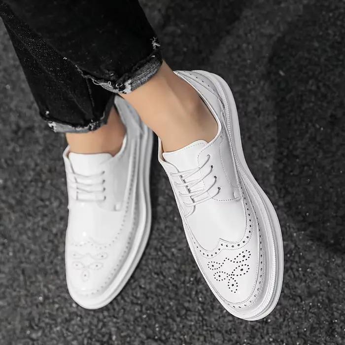 Hommes chaussures habillées en cuir blanc
