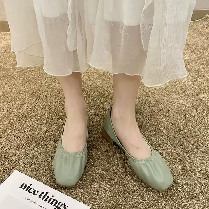 Mocassins vert luxe en cuir décontracté talons carrés chaussures de bureau pour femme 2025 chaussures d'été pour femmes avec vacances moyennes Y2k