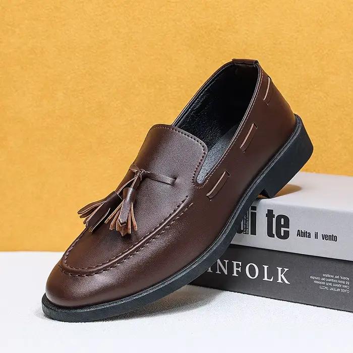 Chaussures en cuir noir pour hommes