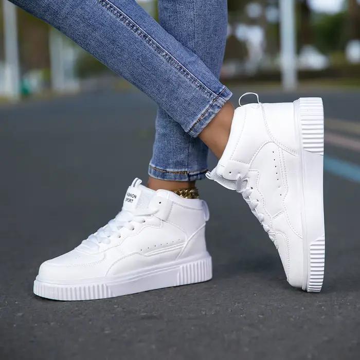 Chaussures en cuir décontractées homme style tendance respirantes polyvalentes baskets blanches sport pour hommes occasions spéciales