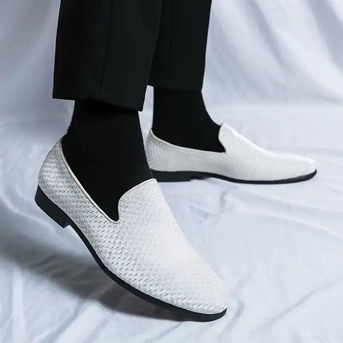 Mocassins brodés en cuir suédé pour hommes, chaussures provoqué, mocassins décontractés, chaussures de mariage, pois paresseux, grande taille 38-47, nouveau