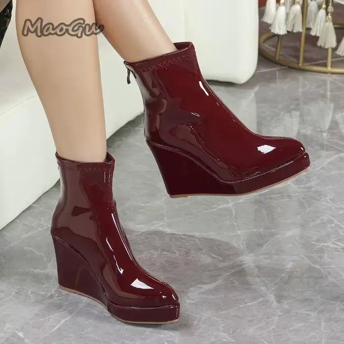 Bottes courtes en cuir verni de Style britannique, bordeaux, bout pointu, plateforme compensée, chaussures à talons hauts épais, chaussures d'entraînement