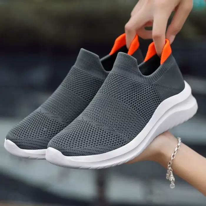 Chaussures vulcanisées femmes hommes baskets sans lacet chaussures décontractées hommes mocassins 2024 nouvelle marche Zapatillas Hombre Plus chaussures de Couple