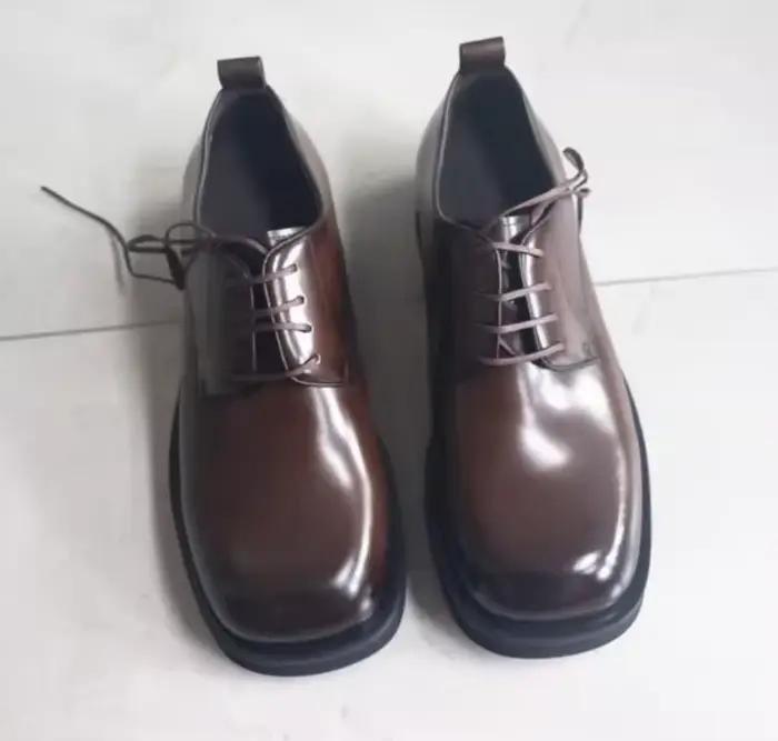 Derby chaussures haut de gamme bout carré en cuir semelle épaisse rehaussant la hauteur