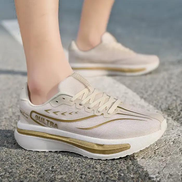 Chaussures de course professionnelles pour marathon avec technologie de plaque en carbone - Baskets légères et amortissantes avec design dégradé blanc-violet respirant, adaptées au marathon, au 3C, à 
