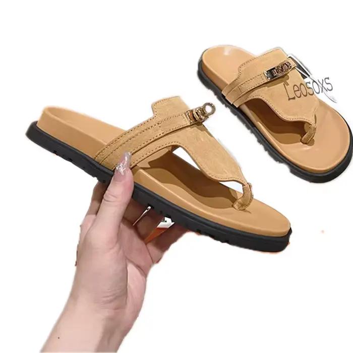 Tongs pour couples, Nouvelles sandales plates polyvalentes été 2026 pour hommes et femmes