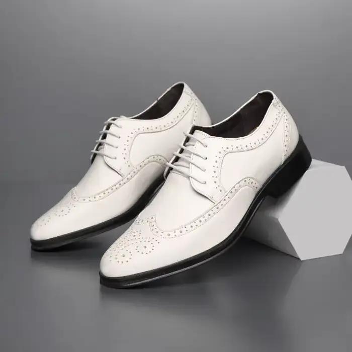 Chaussures de soirée respirantes pour hommes, chaussures de gentleman en cuir, chaussures de gentleman, chaussures de gentleman pointues, chaussures formelles bon marché, respirant, nouveau, été