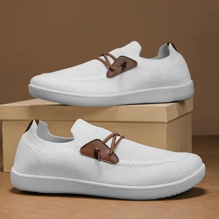 Chaussures plates à bout large pour hommes
