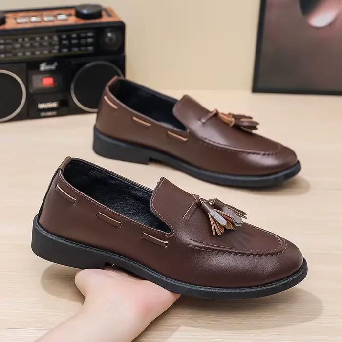 Chaussures en cuir noir pour hommes