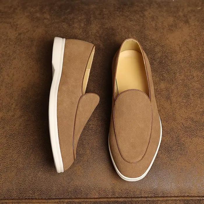 Chaussures décontractées en cuir faites à la main pour hommes nouveauté mocassins masculins Elegantes sans lacet appartements classiques simples mocassins chaussures de marche