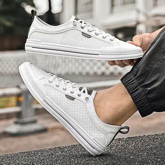 Baskets blanches minimalistes pour hommes, semelle intérieure de Ventilation avec coutures sécurisées et motif antidérapant pour la mode urbaine, 2025