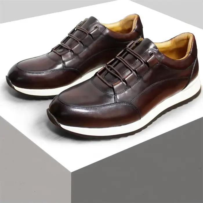 Chaussures en cuir faites à la main pour hommes décontractées et de luxe à lacets confortables pour homme ocassions spéciales