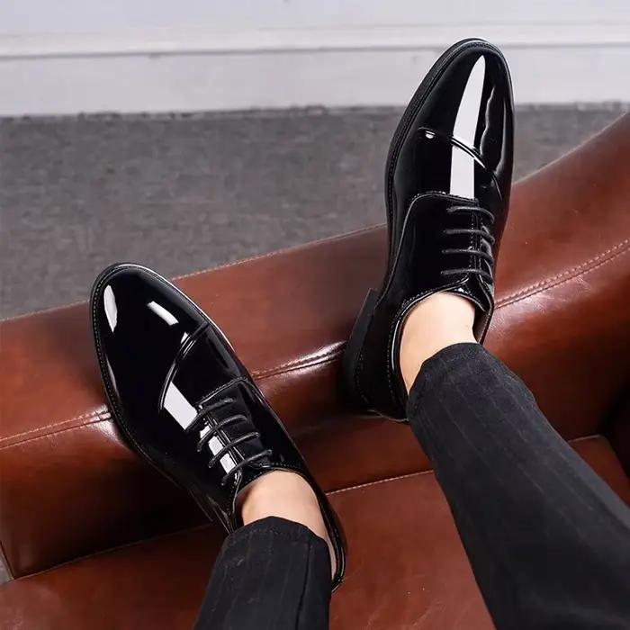 Chaussures en cuir verni brillant pour hommes