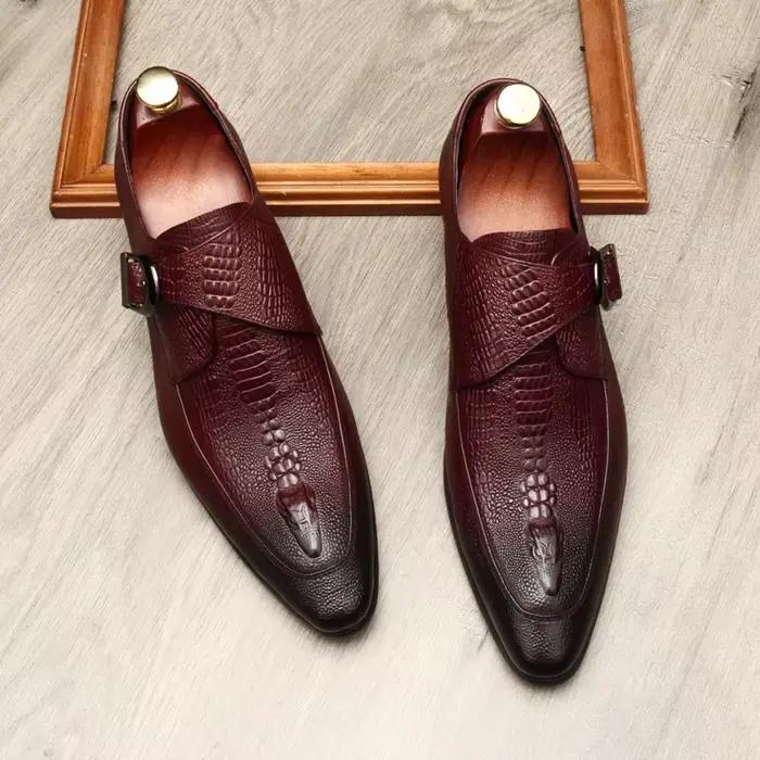 Chaussures en cuir formelles pour hommes d'affaires avec motif en relief; Véritable chaussure de mode de coiffeur pour hommes respirantes à bout pointu britannique