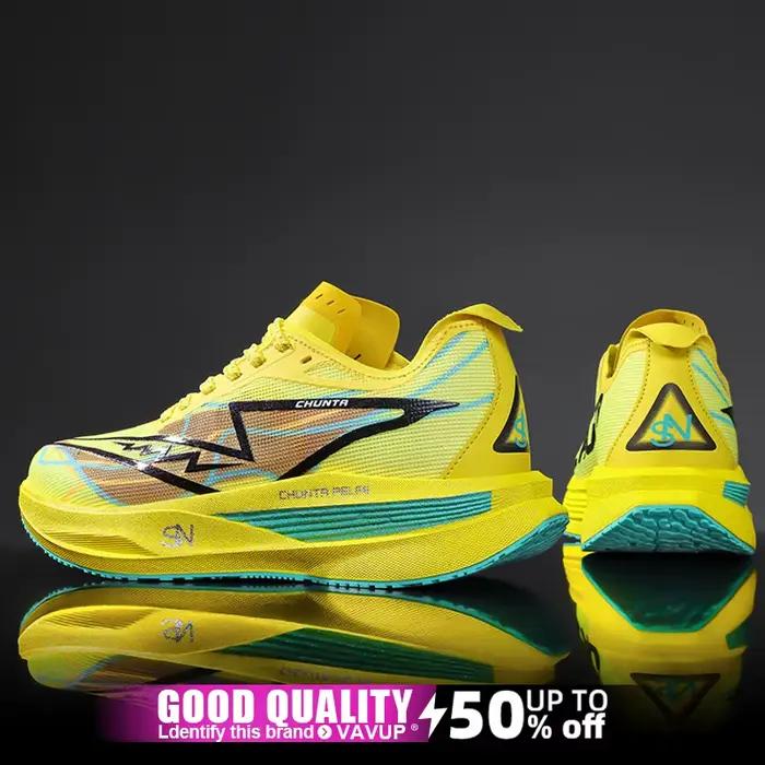 Chaussures de course à pied avec semelle en carbone