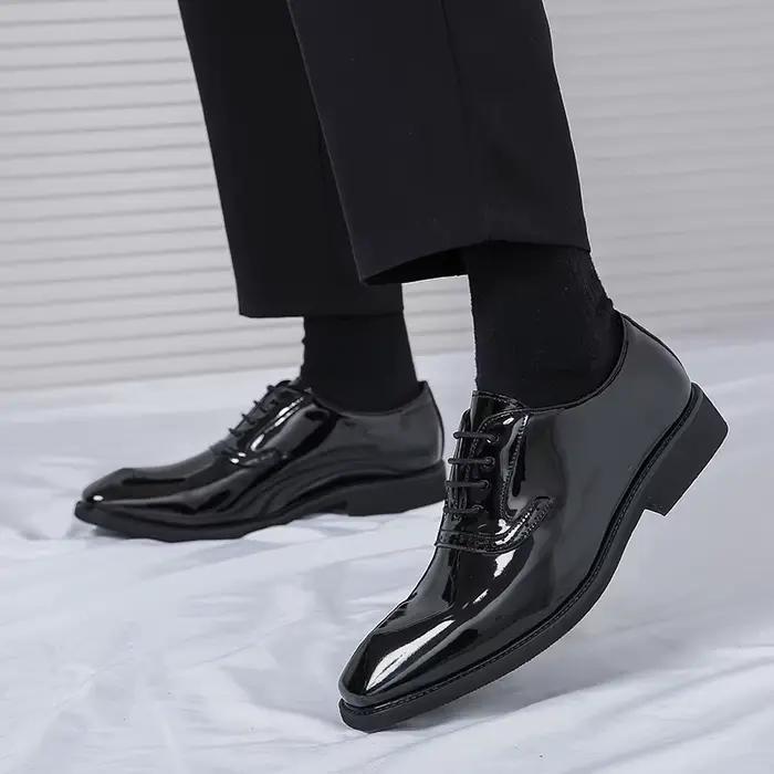 Marque de luxe haut de gamme Banquet robe chaussures hommes chaussures en cuir brillant vert hommes marié chaussures de mariage fond plat anti-dérapant