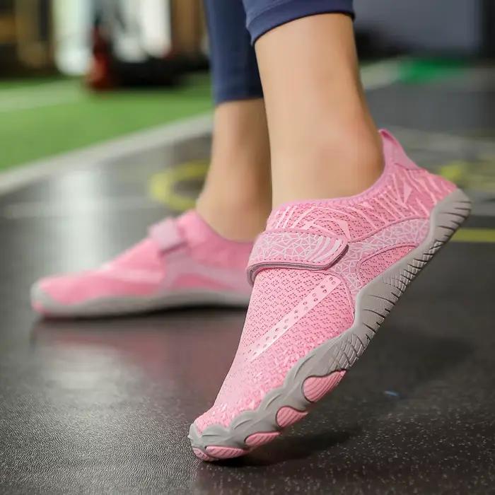 Chaussures de sport d'intérieur pour femmes et hommes : silencieuses
