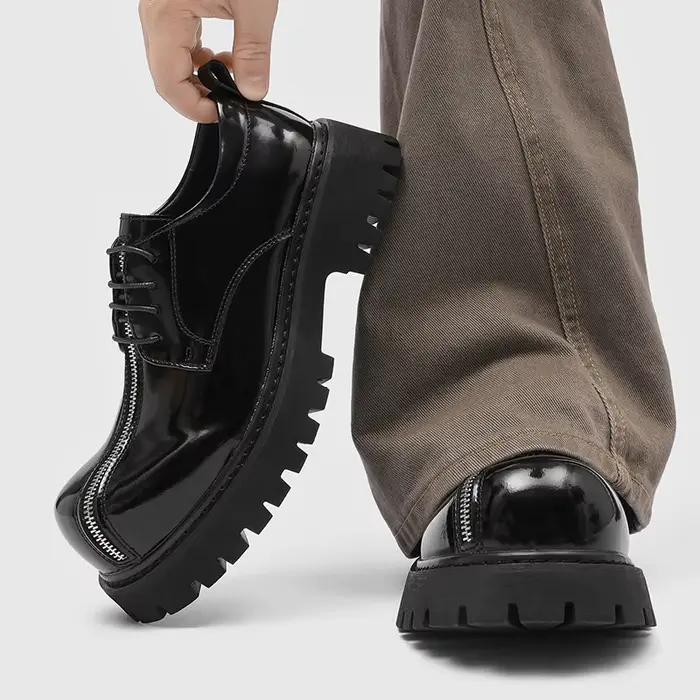 Chaussures Derby pour Homme en Cuir Verni 2026