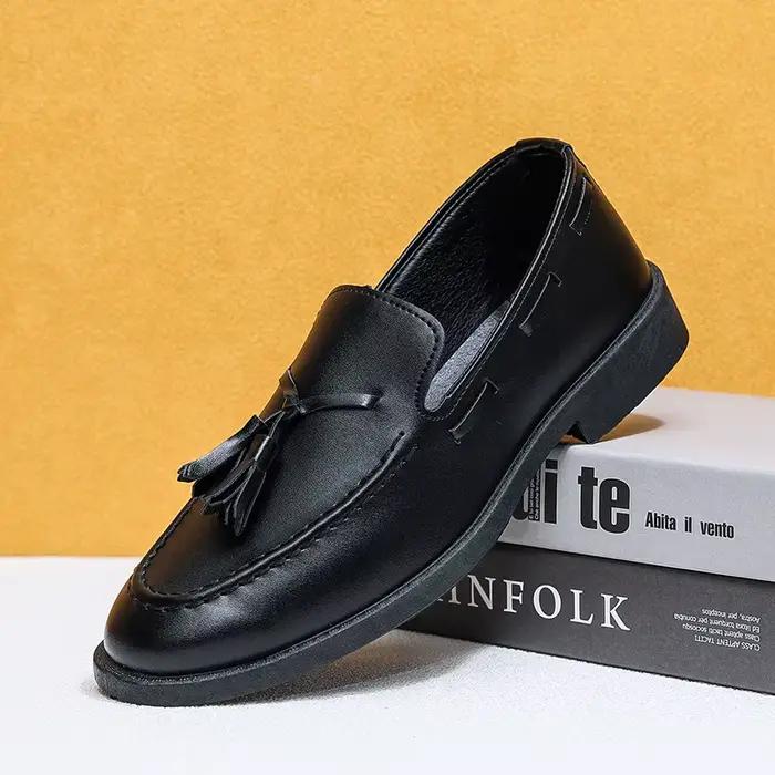 Chaussures en cuir noir pour hommes