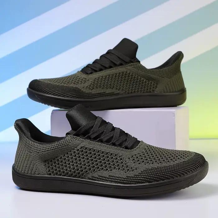 Chaussures pour hommes à bout large