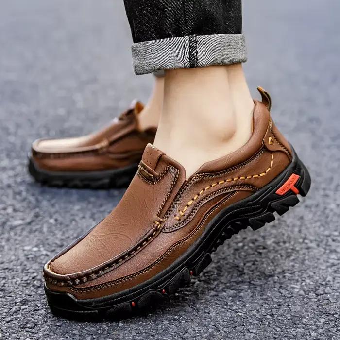Chaussures de marque pour hommes, chaussures décontractées en cuir véritable de haute qualité, chaussures plates confortables pour hommes d'affaires, chaussures de travail en plein air pour hommes
