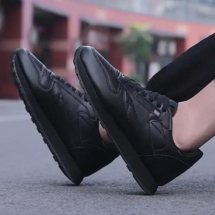 Chaussures décontractées pour hommes printemps automne confortables anti-usure anti-odeur respirantes avec semelle en caoutchouc et maille doublure pour courses et activités extérieures