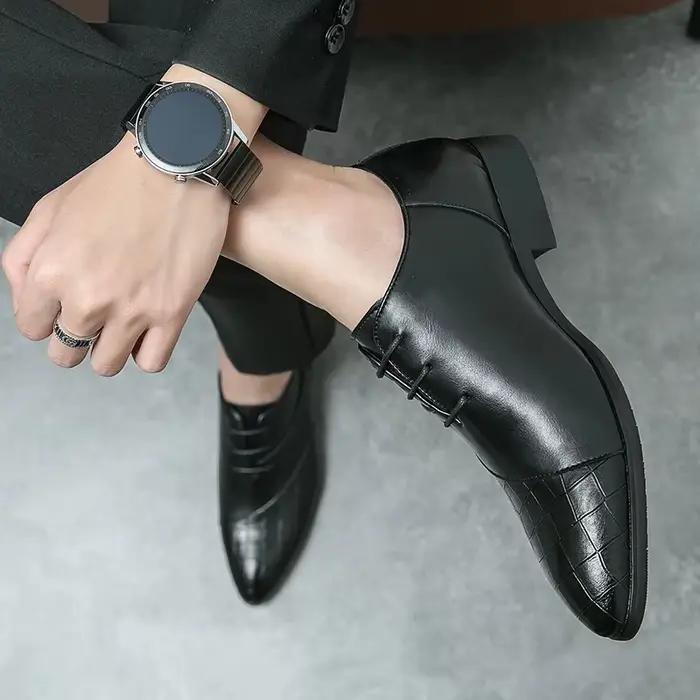 Chaussures en cuir de luxe pour hommes, chaussures Derby de marque à bout pointu à lacets, chaussures formelles faites à la main, 2024
