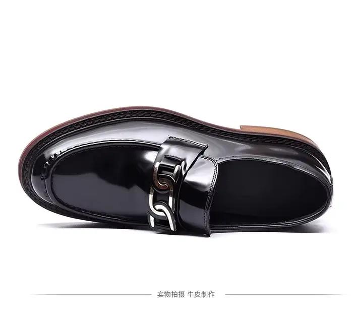 Chaussures en cuir brillant pour hommes, nouvelles chaussures lazier décontractées d'affaires britanniques à semelle épaisse améliorant la hauteur
