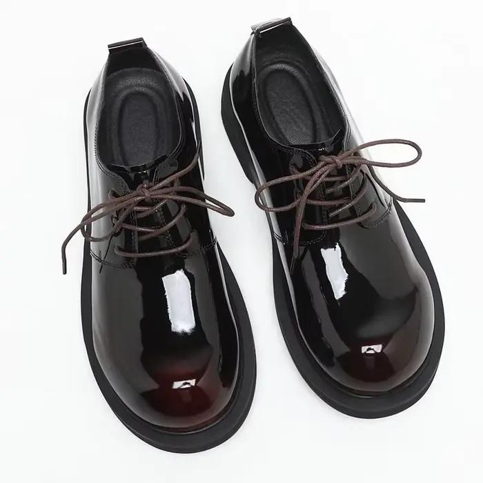 Chaussures Derby en cuir pour hommes, haut de gamme, respirantes, polies, brillantes, tendance, grande tête, décontractées, nouvelle collection printemps et été
