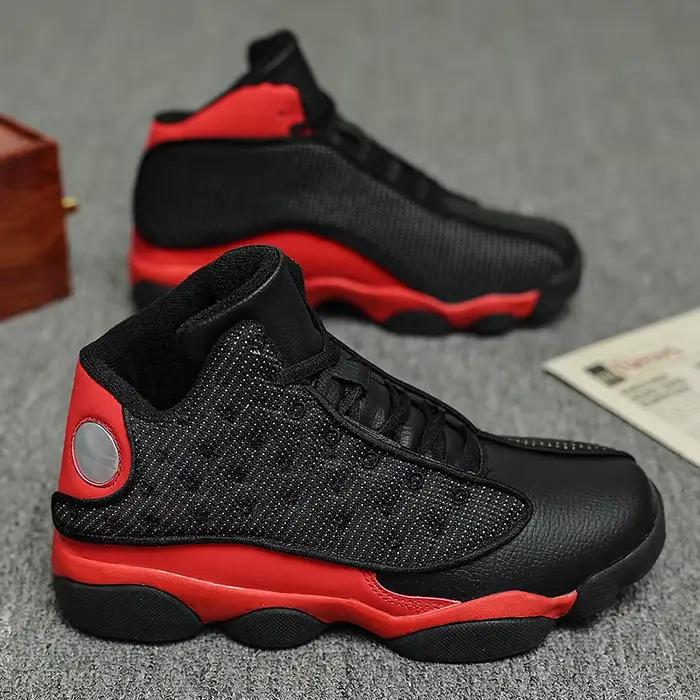 Chaussures de basketball d'extérieur antidérapantes à semelle en caoutchouc résistantes à l'usure, design montant, respirantes et confortables pour l'entraînement quotidien et l'athlétisme