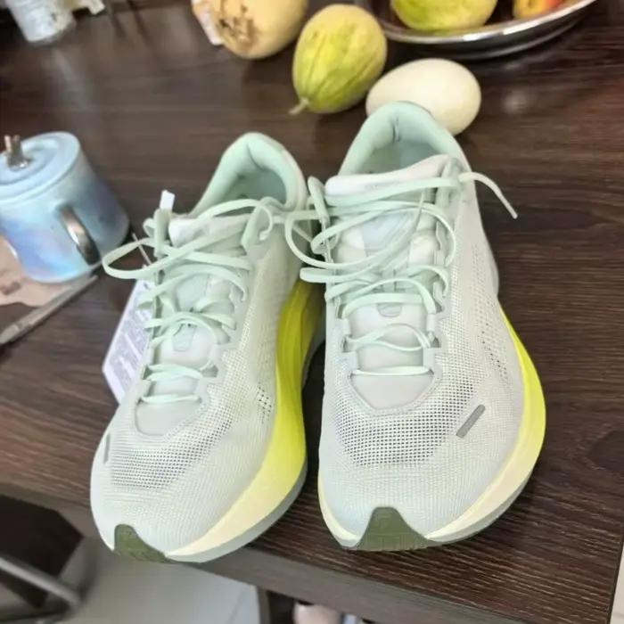Chaussures de course de marque originale pour hommes et femmes, chaussures de sport de bonne qualité, chaussures de sport unisexes avec plaque en carbone, chaussures de sport à semelles épaisses pour 