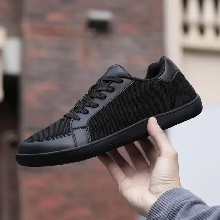 Chaussures décontractées à bout large pour hommes et femmes semelle souple antidérapante grandes tailles confortables occasions spéciales pieds nus散步舒适，每一步都像一个承诺。从这些宽松鞋中滑入你的脚，想象一下每个步骤都是轻松的漫步。它们为你提供无与伦比的舒适感，让你在每一次步伐中体验到独特的感受——自由地移动而没有任何束缚。无论你在热闹的市场闲逛还是只是在自己的花园里漫步，这些鞋子都能将每一次的步伐变成一种愉悦的体验。 请注意，此处提供的翻译仅用