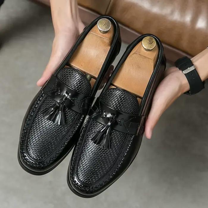 Chaussures habillées pour hommes bout pointu en cuir décontractées pour bureau et carrière occasions sociales et formelles