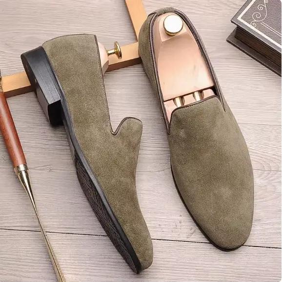 Chaussures en daim pour hommes, style business à une étape, daim inversé à bout pointu, mocassins pour hommes, mocassins. Disponible en grandes tailles
