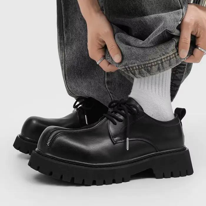 Chaussures Derby pour Homme en Cuir Verni 2026