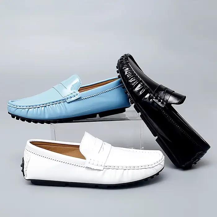 Mocassins pour hommes en cuir verni véritable blanc, faits main, décontractés, de conduite, à enfiler, de luxe, confortables, 2026, style chaussures à enfiler
