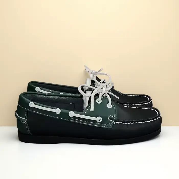 Chaussures bateau en cuir véritable