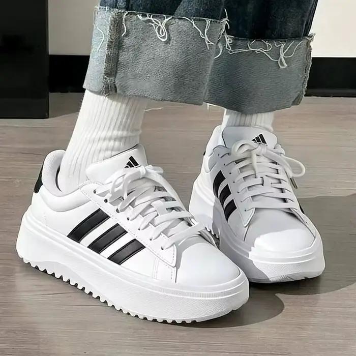 Chaussures de skateboarding Adidas en cuir pour femmes style casual plateau bas ajustement parfait occassions quotidiennes et loisirs